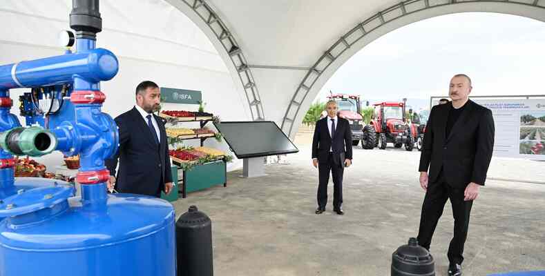 Президент Азербайджана открыл пилотный агропарк
